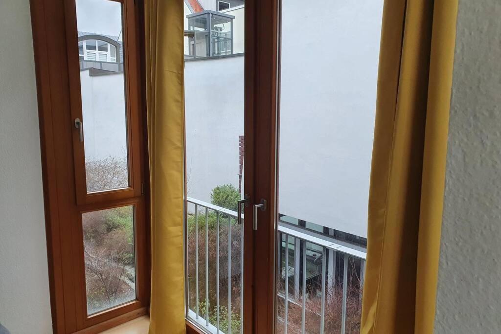 Apartment Shopping Street Gewandhaus Netflx Badew. 58zolltv